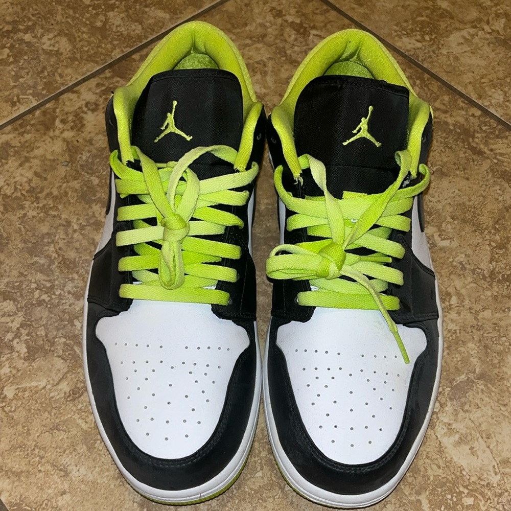 Nike Air Jordan 1 Low SE Cyber Size 11.5 Men CK3022-003 Volt Green White Black